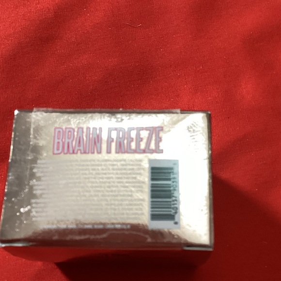 Jeffree Star Eye Gloss Powder - Silver and Red - Picture 3 of 4